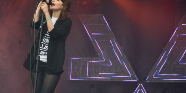 CHVRCHES (Photo by: Stephen McGill, AUX TV)
